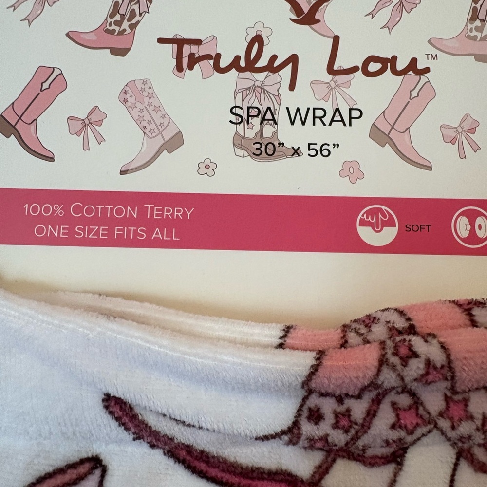 Truly Lou NWT Pink Cowgirls Boots Spa Wrap, 30”x56”, 2 snaps button- closure - Picture 5 of 7